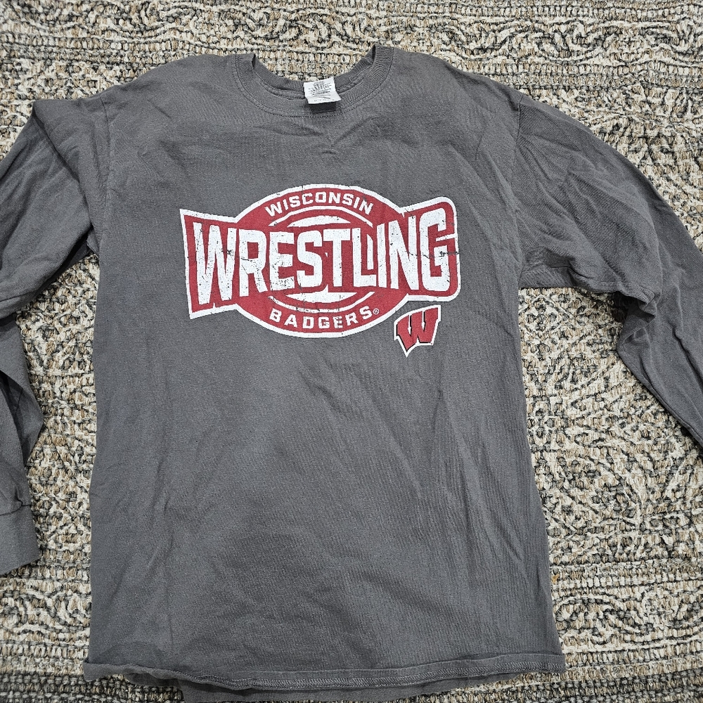 University of Wisconsin wrestling t- shirt